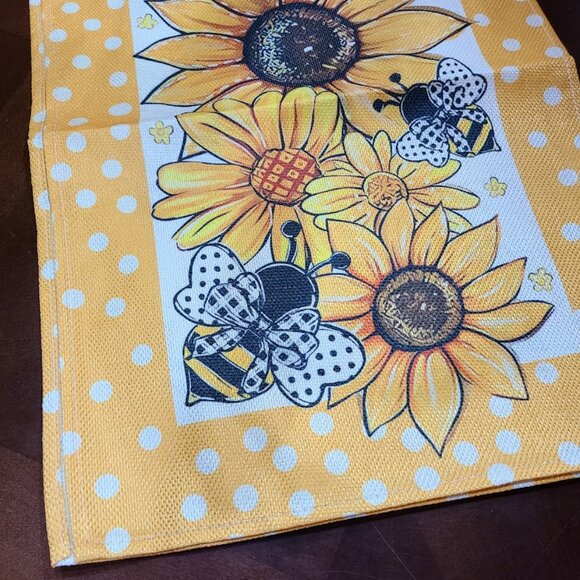 Floral Table Runner Spring Summer Bee Decor Cottage Farmhouse Decorative Cloth - Picture 6 of 9